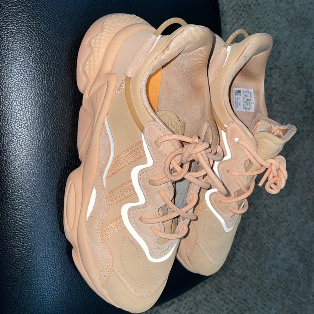 Glow orange Adidas Osweego.